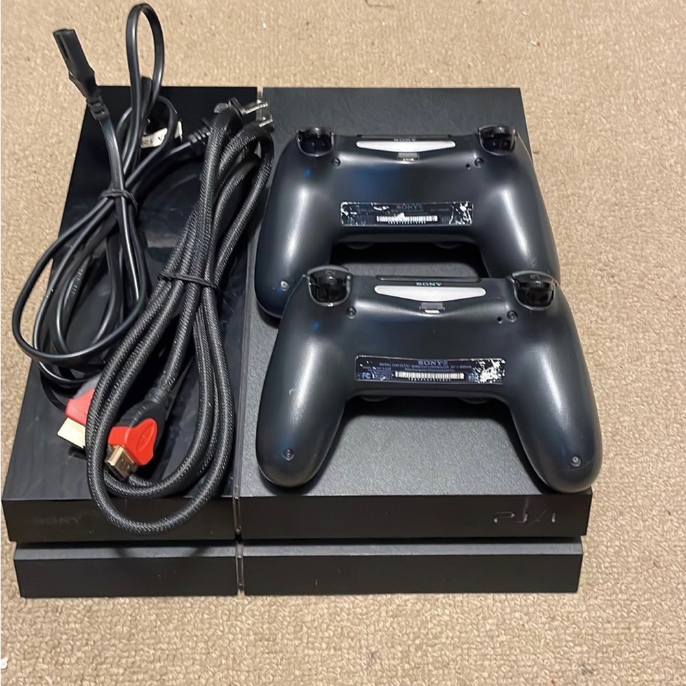 PS4 controller bundle - Picture 2 of 3